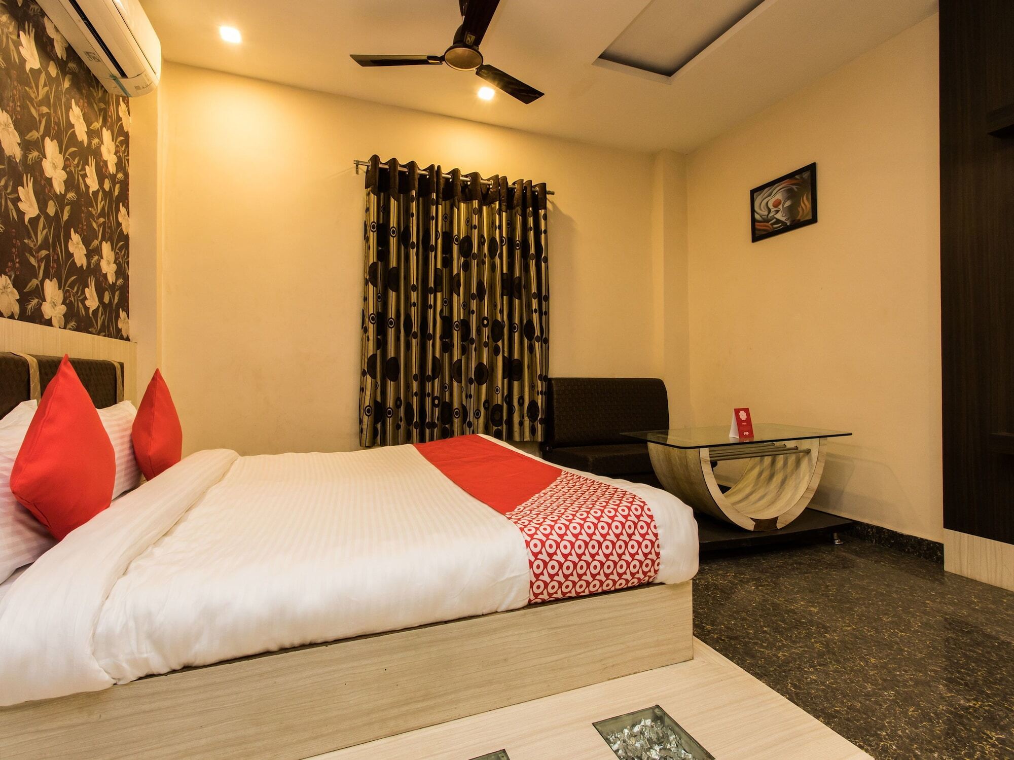 Vaccinated Staff - Oyo 13191 Hotel Atlas Palace Ujjain Exterior photo